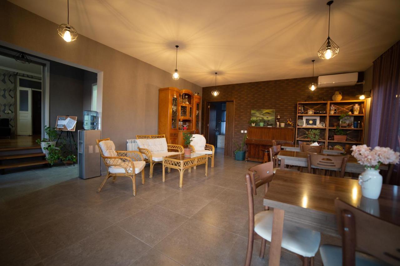 Savanna Guest House Dedoplis Tskaro Exterior photo
